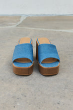 Load image into Gallery viewer, Weeboo Essential Platform Heel Sandals
