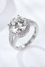 Load image into Gallery viewer, 5 Carat  Moissanite Split Shank Ring
