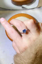 Load image into Gallery viewer, 1 Carat Moissanite Heart-Shaped Platinum-Plated Ring in Blue
